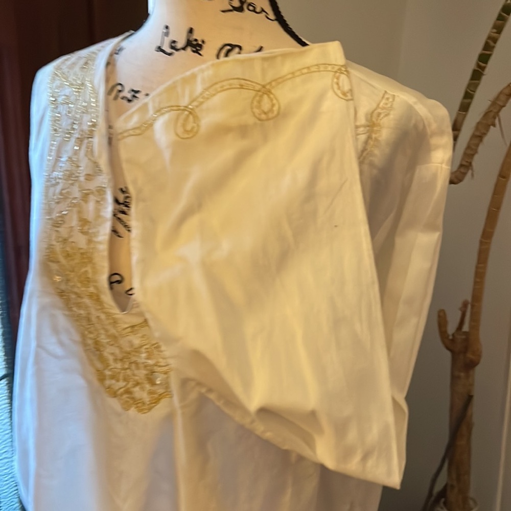 Embroidery top - Picture 3 of 4